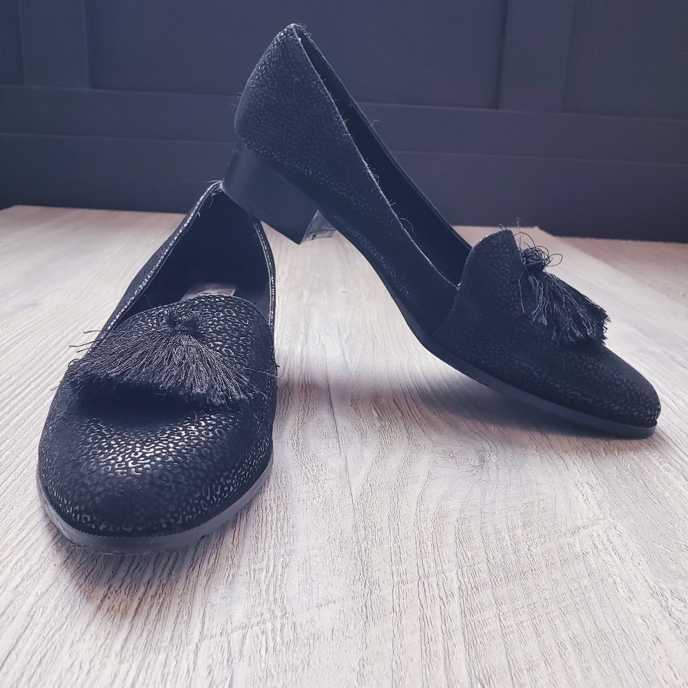 Nicole Miller black flats with tassels
